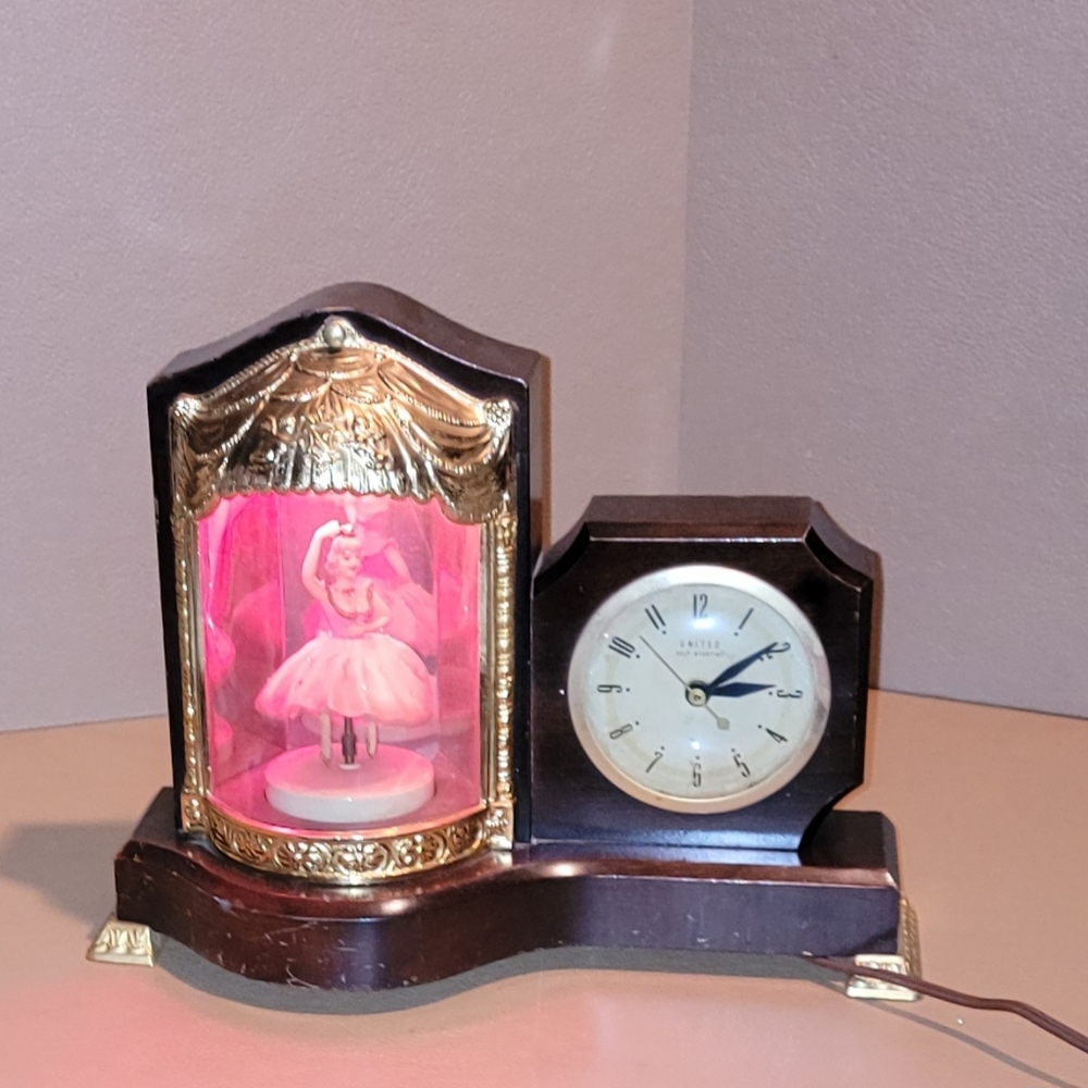 1950S UNITED SESSIONS ANIMATED BALLERINA DANCING LADY ELETRIC TABLE CLOCK WORKIN